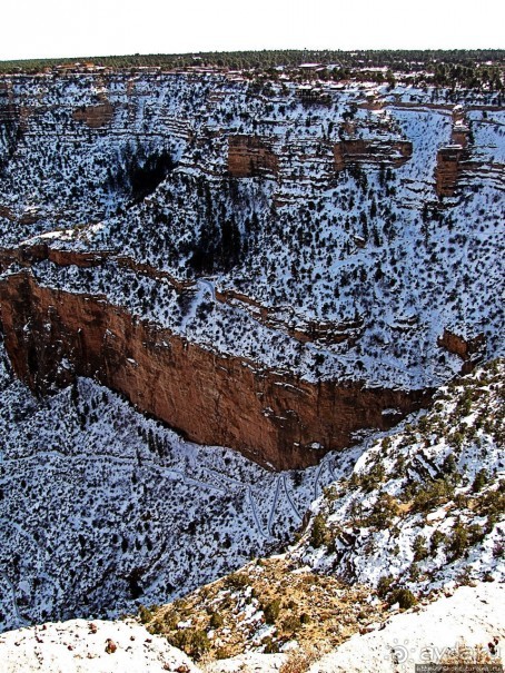 Гранд — потому что ну очень большой