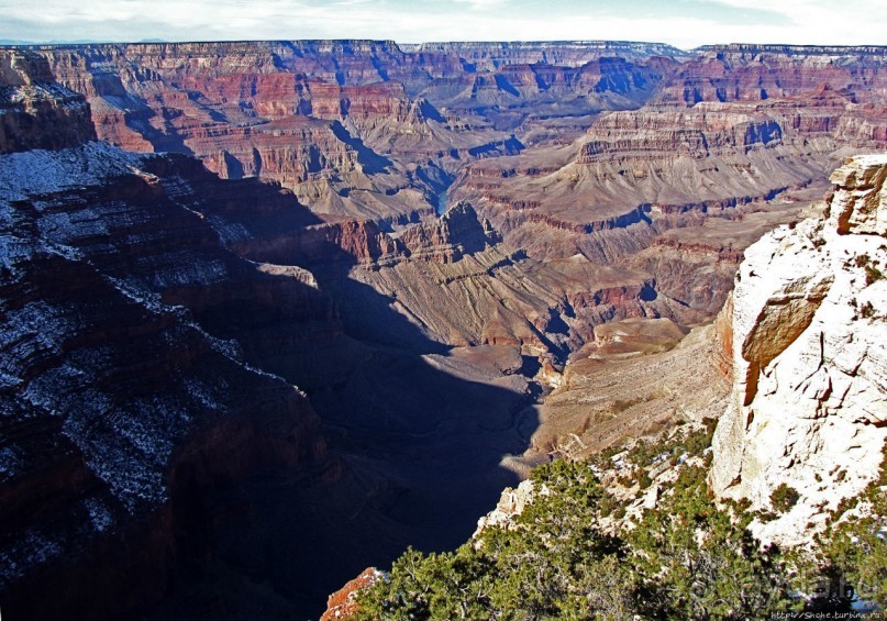 Гранд — потому что ну очень большой