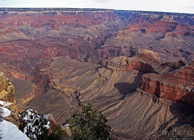 Гранд — потому что ну очень большой
