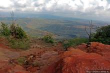 Кислотно-красный склон каньона Ваймеа