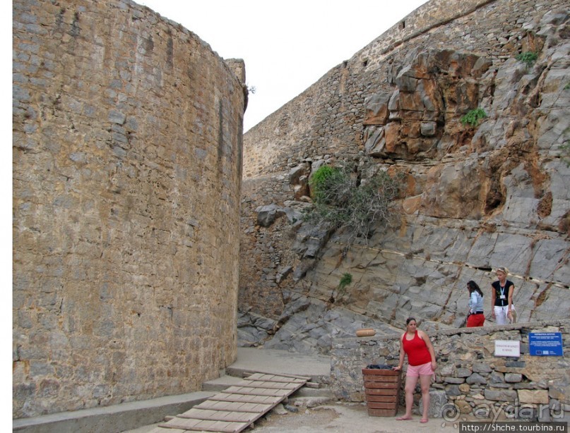 Спинолонга - остров-крепость на входе в залив Мирабелла