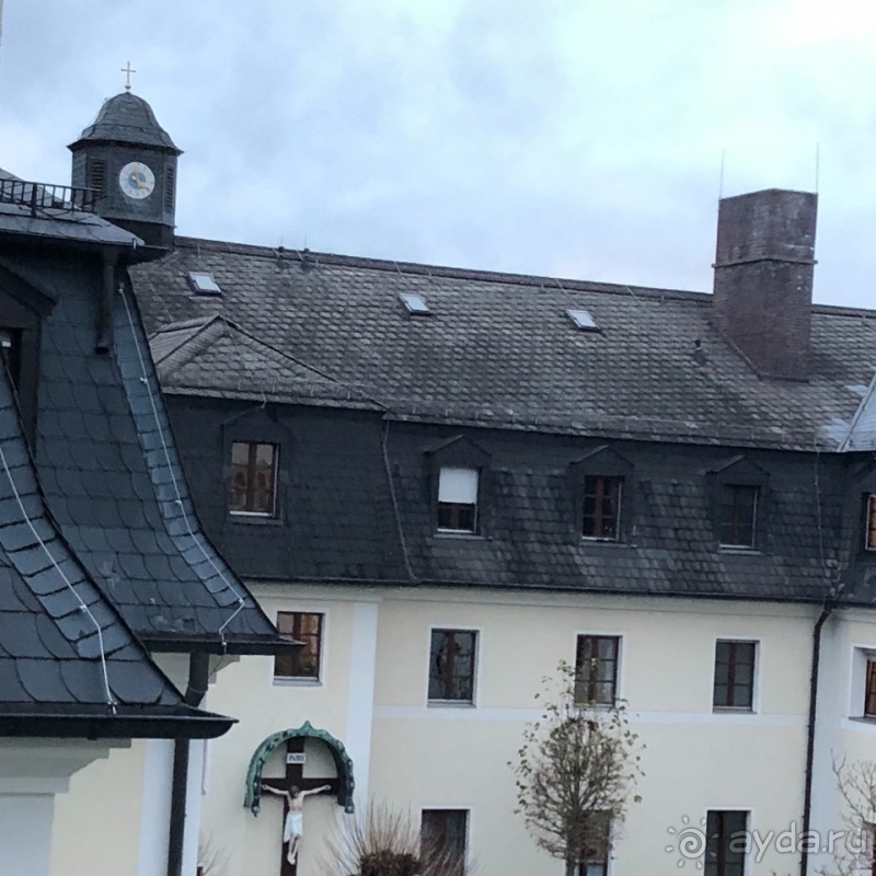 Поселились в монастыре (правда на пару ночей)