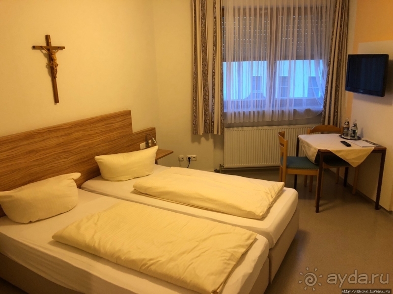 Поселились в монастыре (правда на пару ночей)