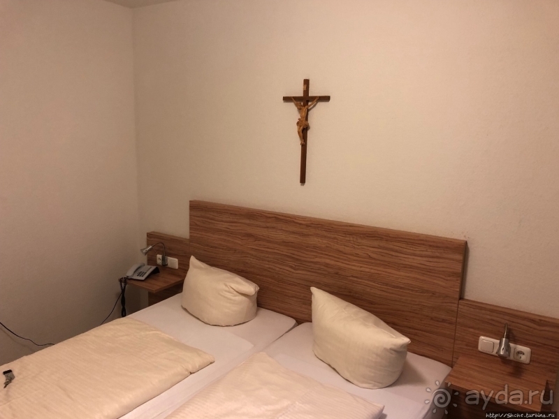 Поселились в монастыре (правда на пару ночей)