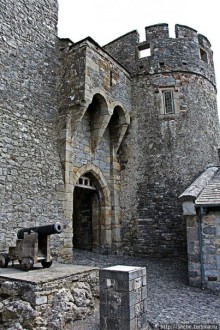 Замок Кэр — скромный красавец