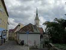 Над рекою Град стоит