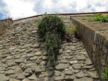 Над рекою Град стоит