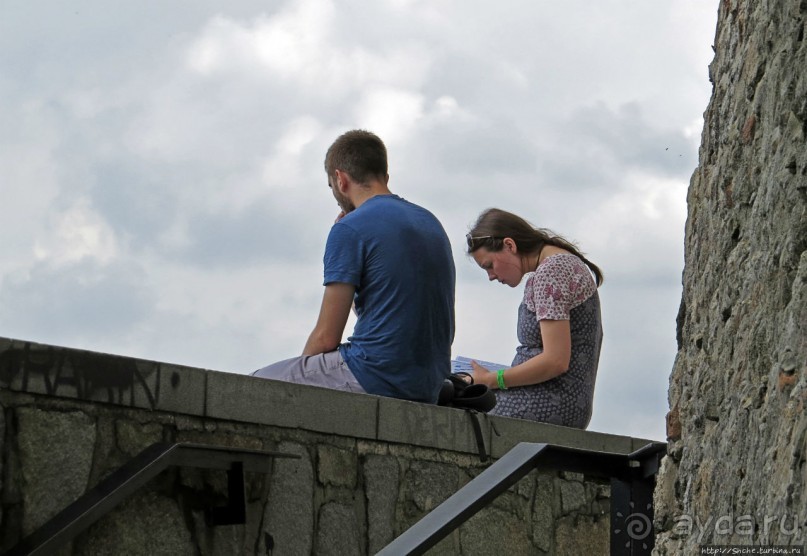 Над рекою Град стоит