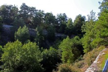 Диплохифиро — уникальный двойной мост через ущелье Курис