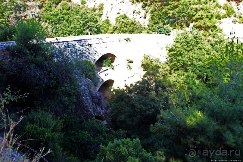 Диплохифиро — уникальный двойной мост через ущелье Курис