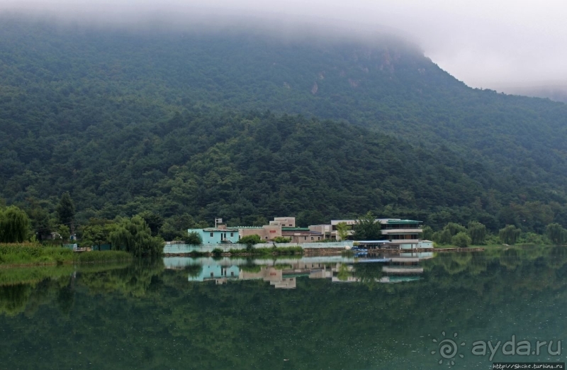 Катим по КНДР. Остановка на живописном озере Симпхен