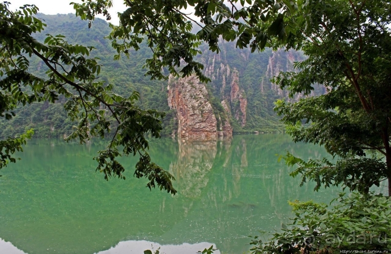 Катим по КНДР. Остановка на живописном озере Симпхен