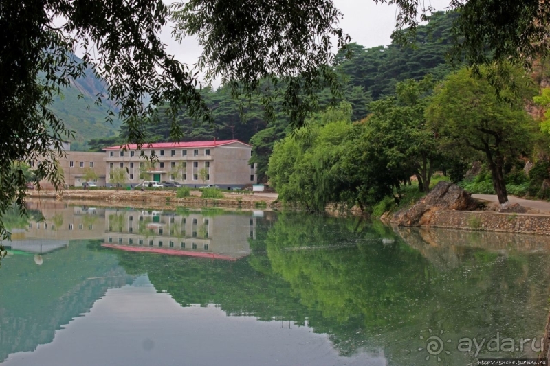 Катим по КНДР. Остановка на живописном озере Симпхен