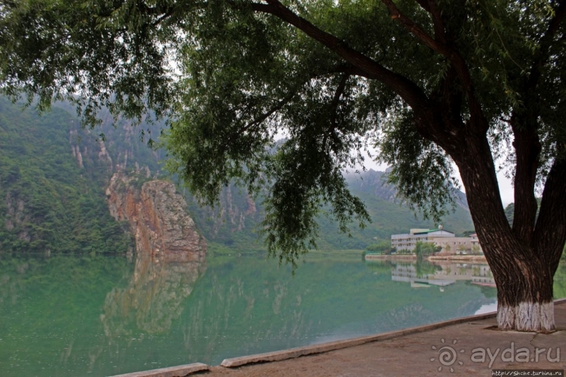 Катим по КНДР. Остановка на живописном озере Симпхен