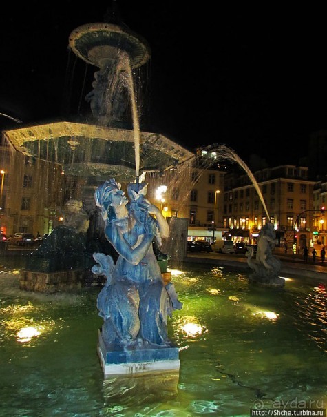 Альбом отзыва "Площадь Россио в ночных огнях"