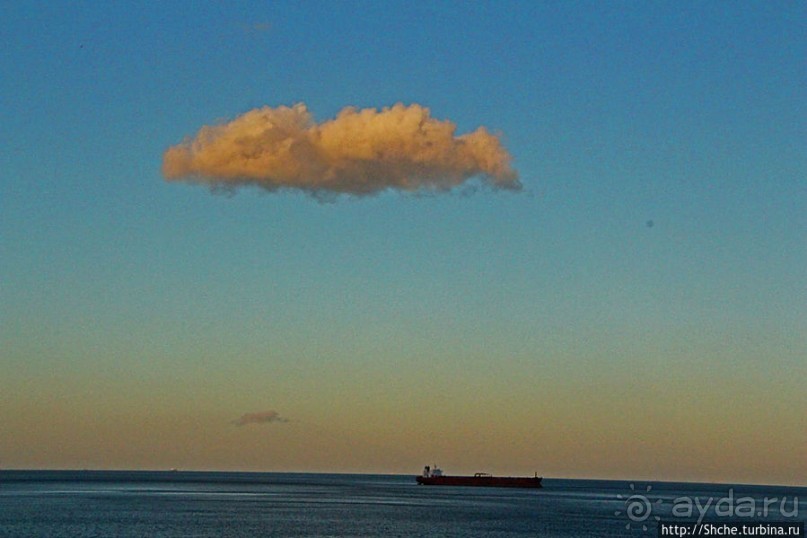 Заход солнца между Африкой и Испанией в Великобритании