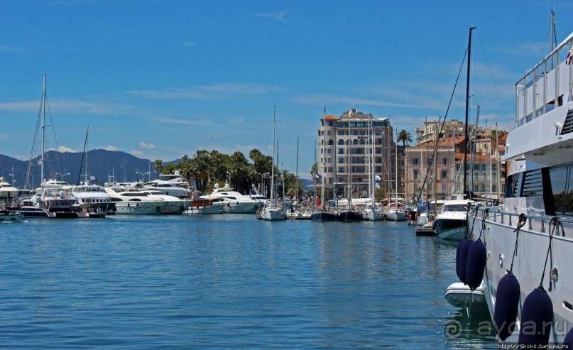 Канны. Старый порт для новеньких яхт