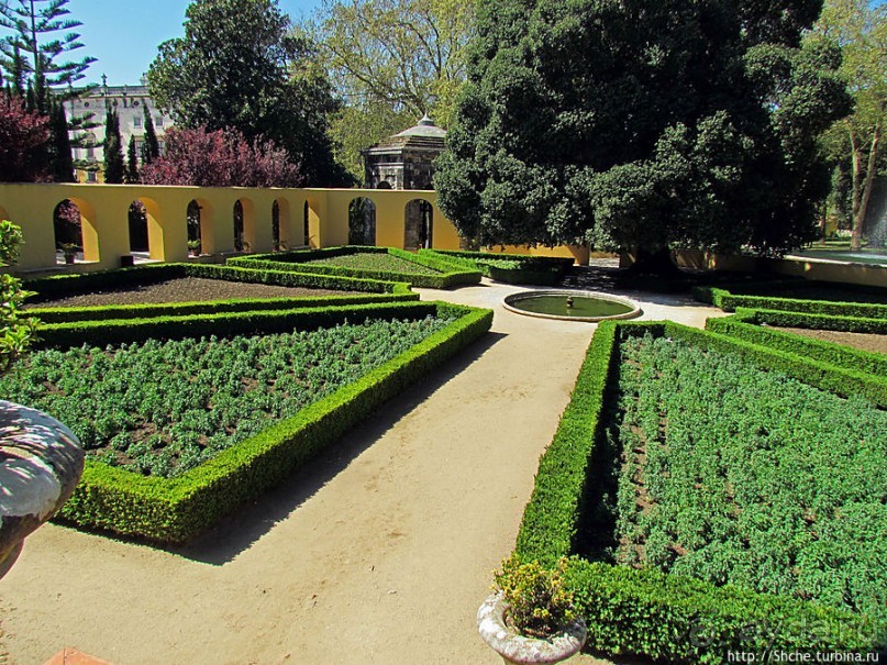 Королевский парк Jardim do Cerco в Мафре