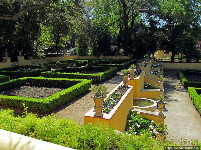 Королевский парк Jardim do Cerco в Мафре