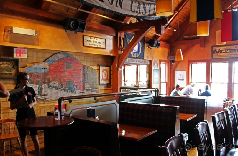 Ресторан морепродуктов с "бонусом" — проходом в музей