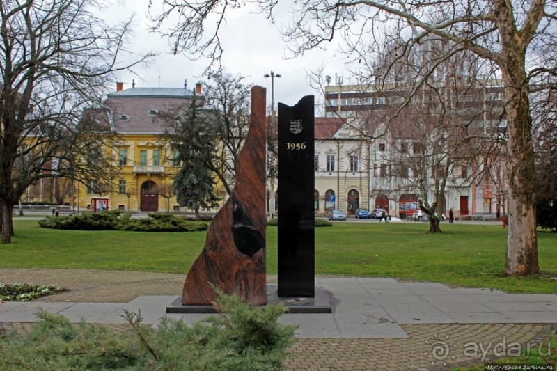 Площадь Героев — парк в центре венгерской Ньиредьхазы