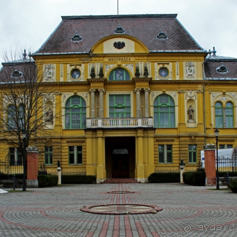 Площадь Героев — парк в центре венгерской Ньиредьхазы