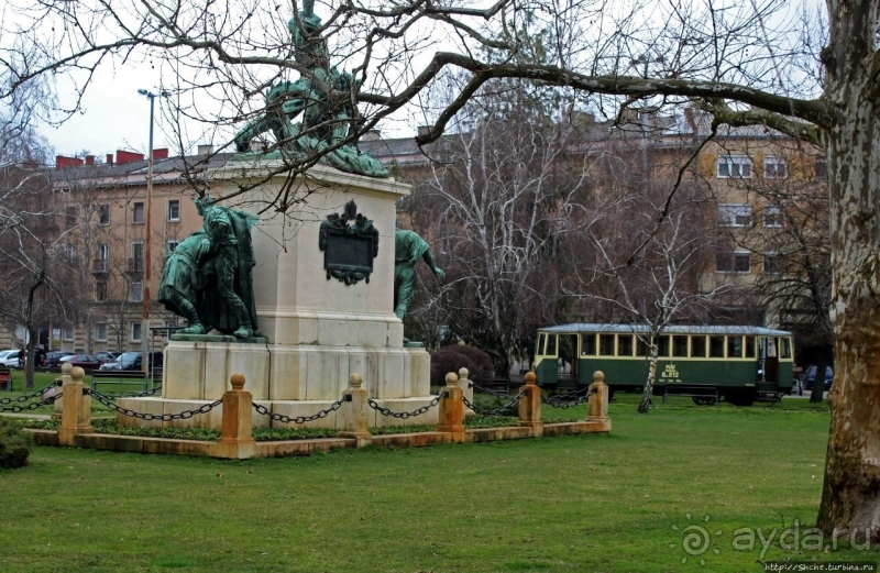 Площадь Героев — парк в центре венгерской Ньиредьхазы