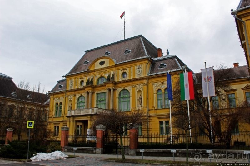 Площадь Героев — парк в центре венгерской Ньиредьхазы