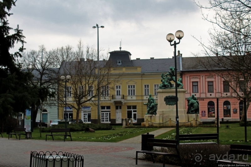 Площадь Героев — парк в центре венгерской Ньиредьхазы