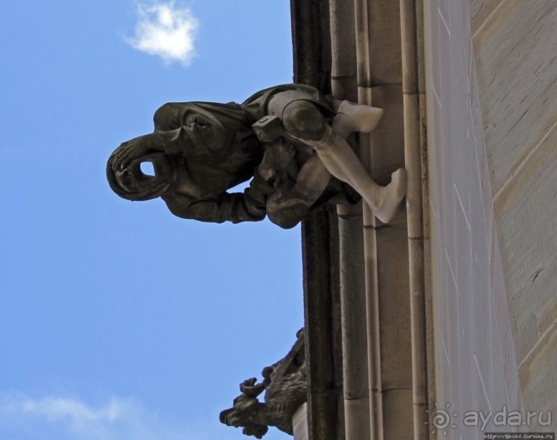 Bern Munster — важнейший позднеготический храм Швейцарии