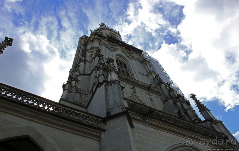 Bern Munster — важнейший позднеготический храм Швейцарии