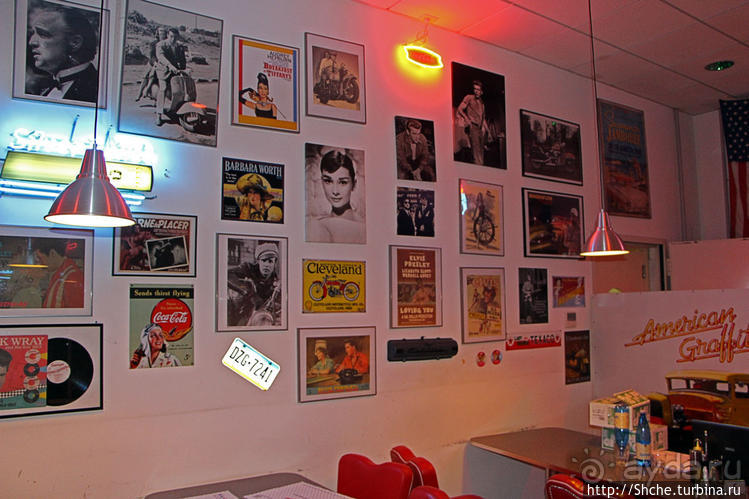 Альбом отзыва "Квази-американский стэйк-хауз в Сан Марино"