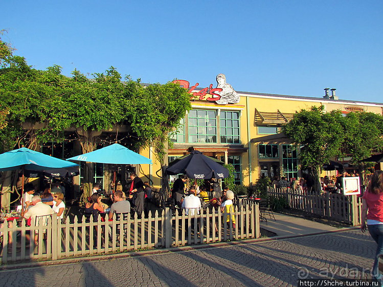 Набережная реки Moumee — и прогулка, и рыбалка и ...Майами