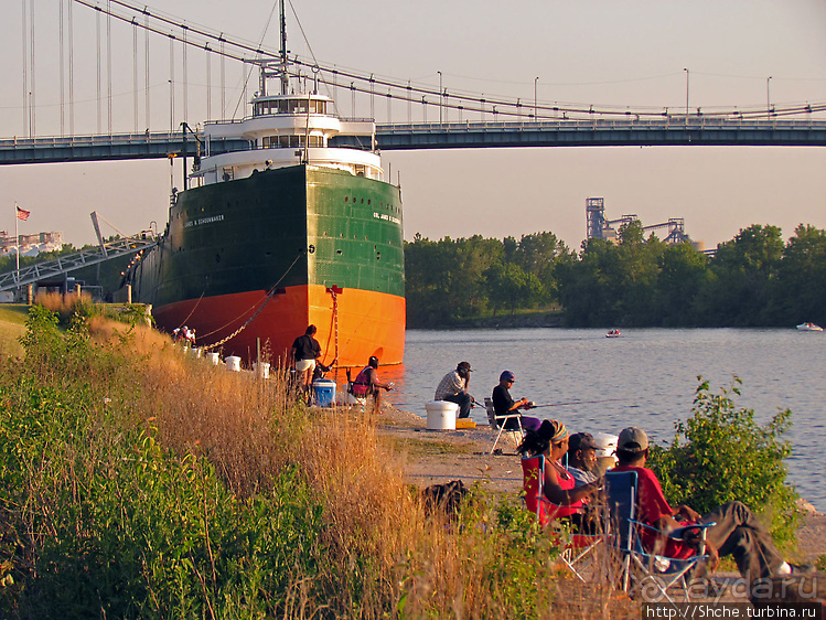 Набережная реки Moumee — и прогулка, и рыбалка и ...Майами