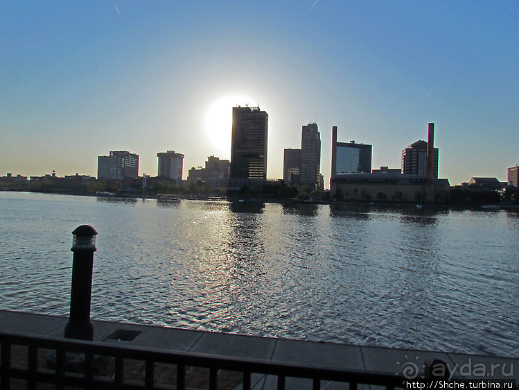 Набережная реки Moumee — и прогулка, и рыбалка и ...Майами