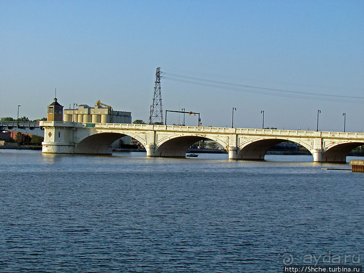 Набережная реки Moumee — и прогулка, и рыбалка и ...Майами