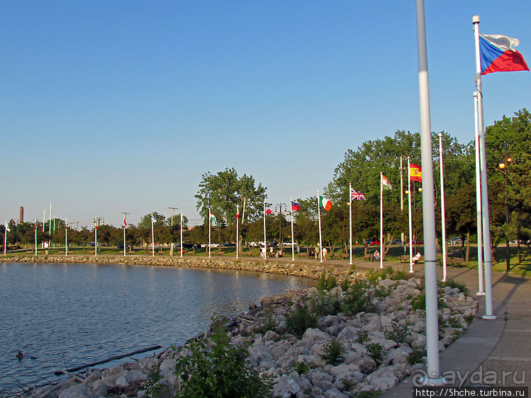 Набережная реки Moumee — и прогулка, и рыбалка и ...Майами