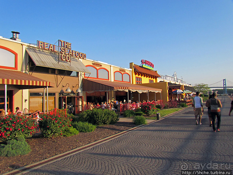 Набережная реки Moumee — и прогулка, и рыбалка и ...Майами