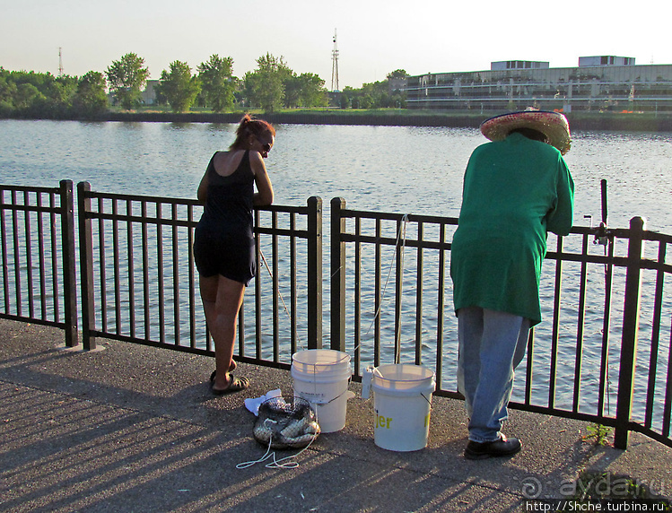 Набережная реки Moumee — и прогулка, и рыбалка и ...Майами