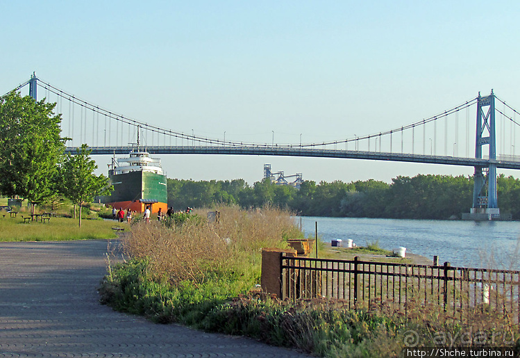 Набережная реки Moumee — и прогулка, и рыбалка и ...Майами