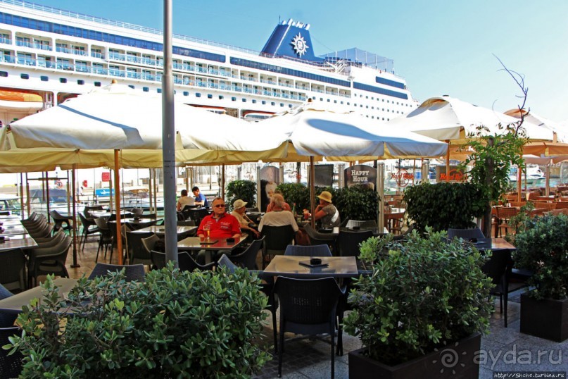 Культовый кафе-бар в Валетте