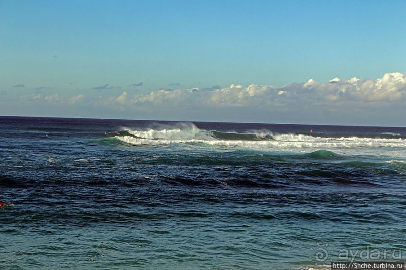 Один из лучших пляжей для серфинга на острове Оаху
