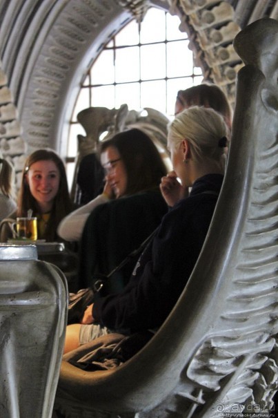 Пиво на костях, или инопланетный бар Гигера