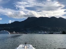 Ух ты, мы вышли из бухты... Ух ты, вернулись обратно))