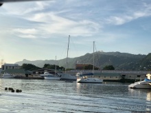 Ух ты, мы вышли из бухты... Ух ты, вернулись обратно))