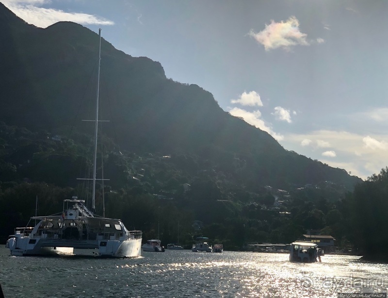 Ух ты, мы вышли из бухты... Ух ты, вернулись обратно))