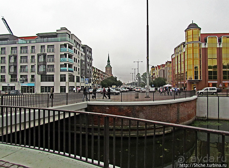 Приток Nowa Motlawa и остров Складов (Wyspa Spichrzow)