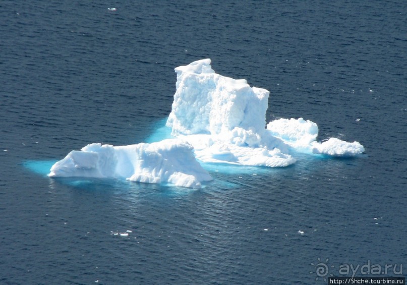 Антарктида с высоты птичьего полета. Какого же цвета вода?