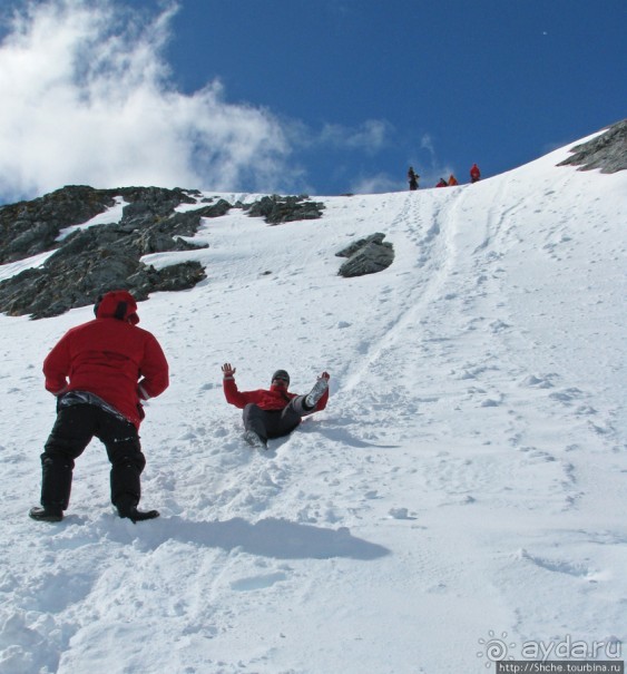 Антарктида с высоты птичьего полета. Какого же цвета вода?
