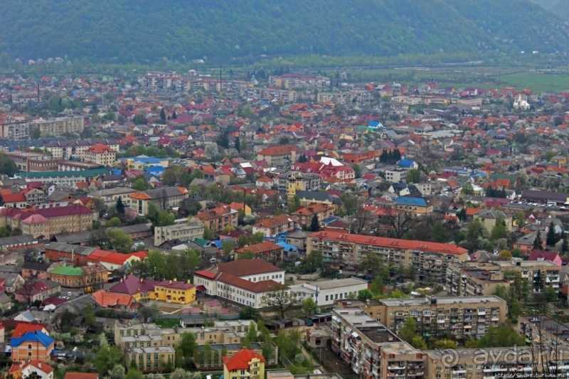 Закарпатский Хуст со 140-метровой высоты руин замка